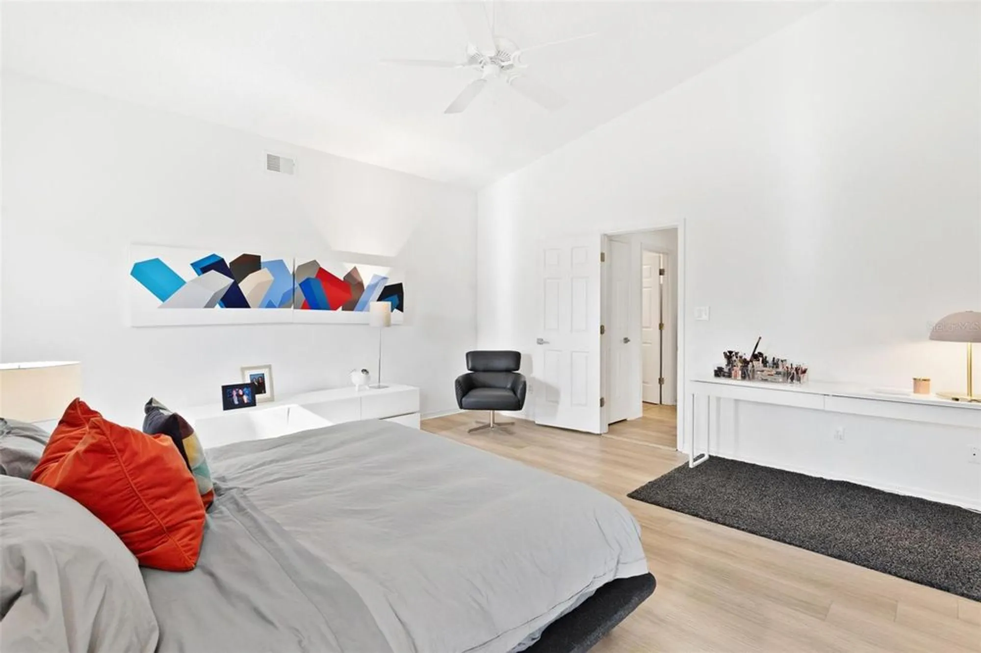 Property Slideshow image 20 of 55 | 25440 crestwater dr, Leesburg, FL, 34748