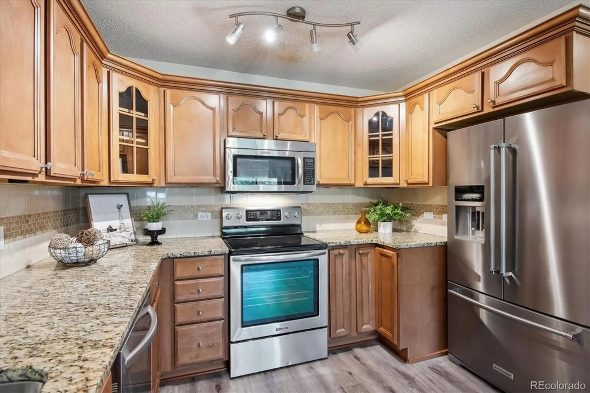 Property Slideshow image 8 of 50 | 605 s alton way apt 9c, Denver, CO, 80247