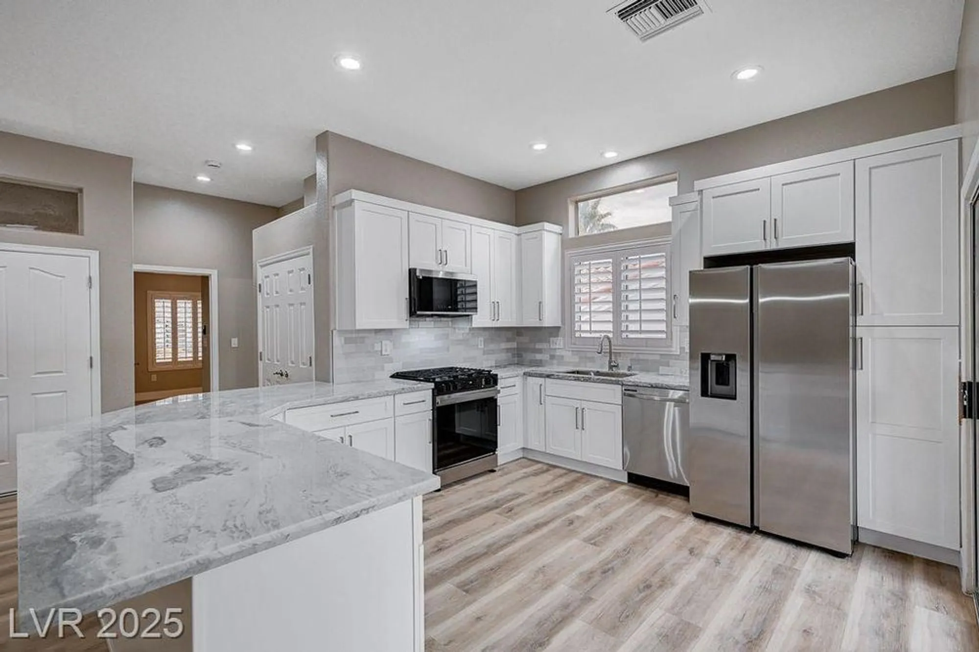 Property Slideshow image 4 of 32 | 10525 findlay ave, Las Vegas, NV, 89134