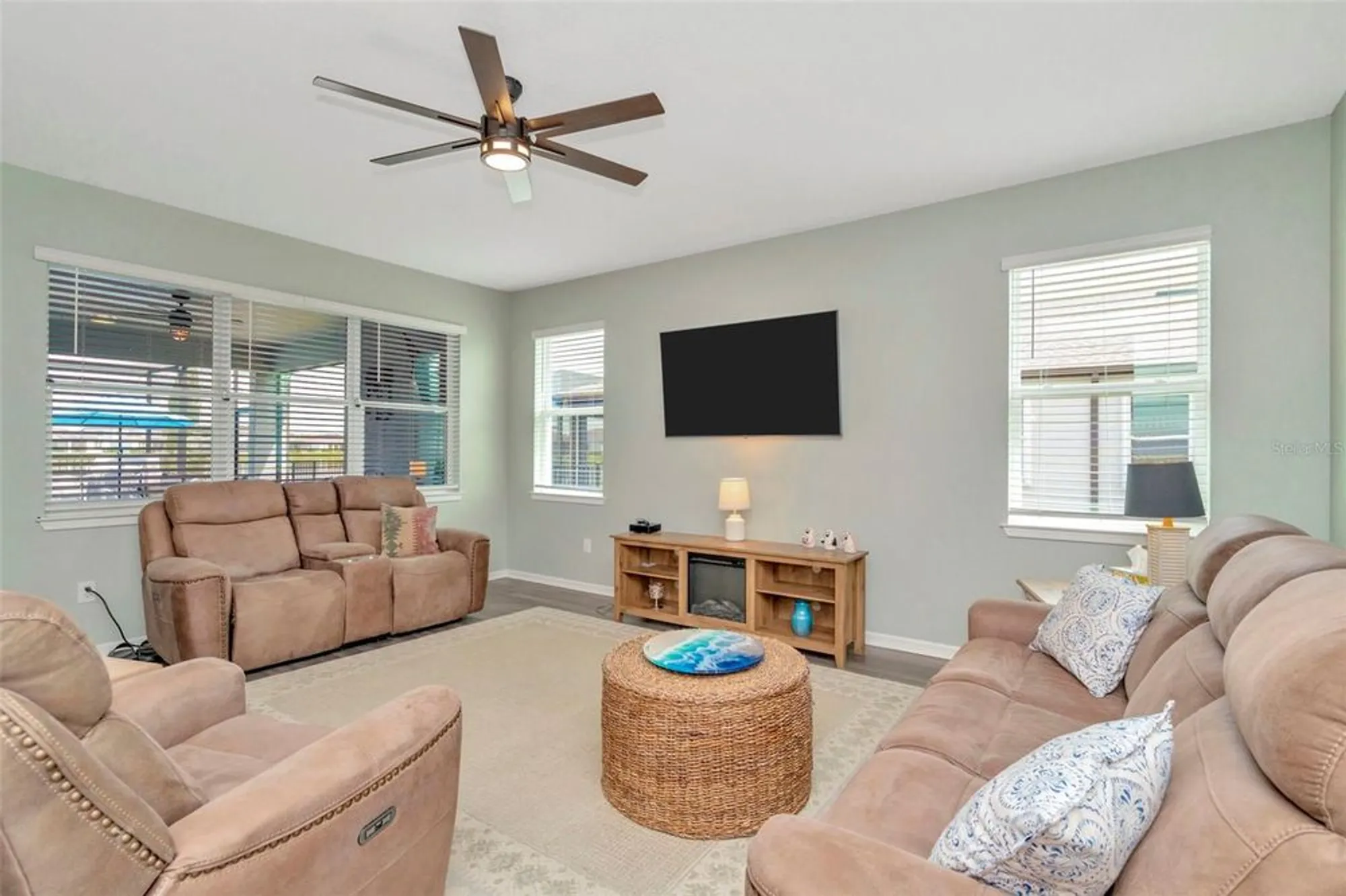 Property Slideshow image 15 of 70 | 19494 sea glass cir, Land O Lakes, FL, 34638