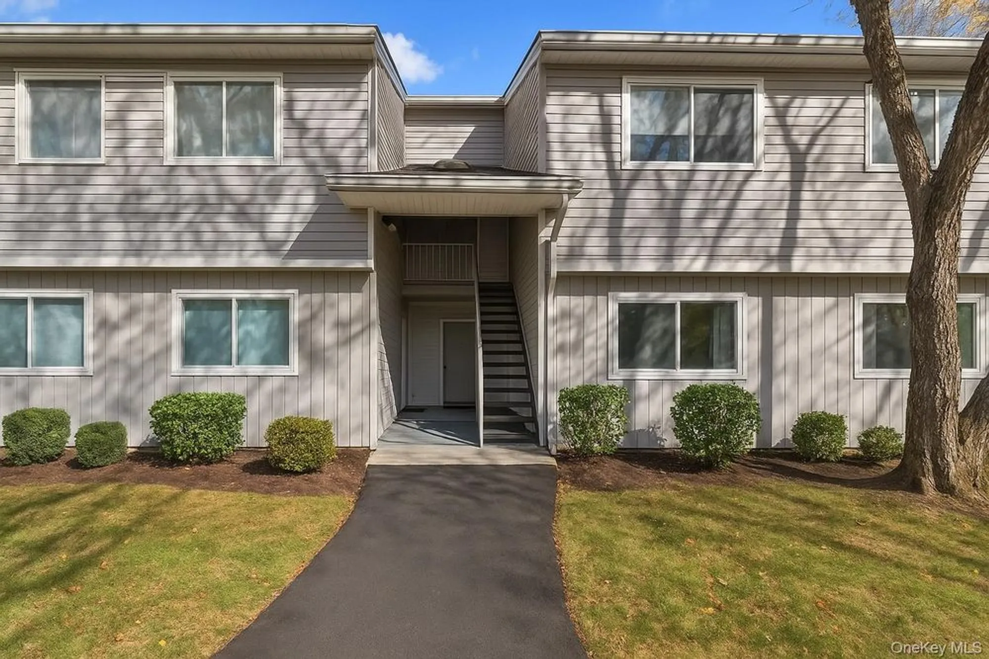 Property Slideshow image 1 of 28 | 148 flintlock way d, Yorktown Heights, NY, 10598