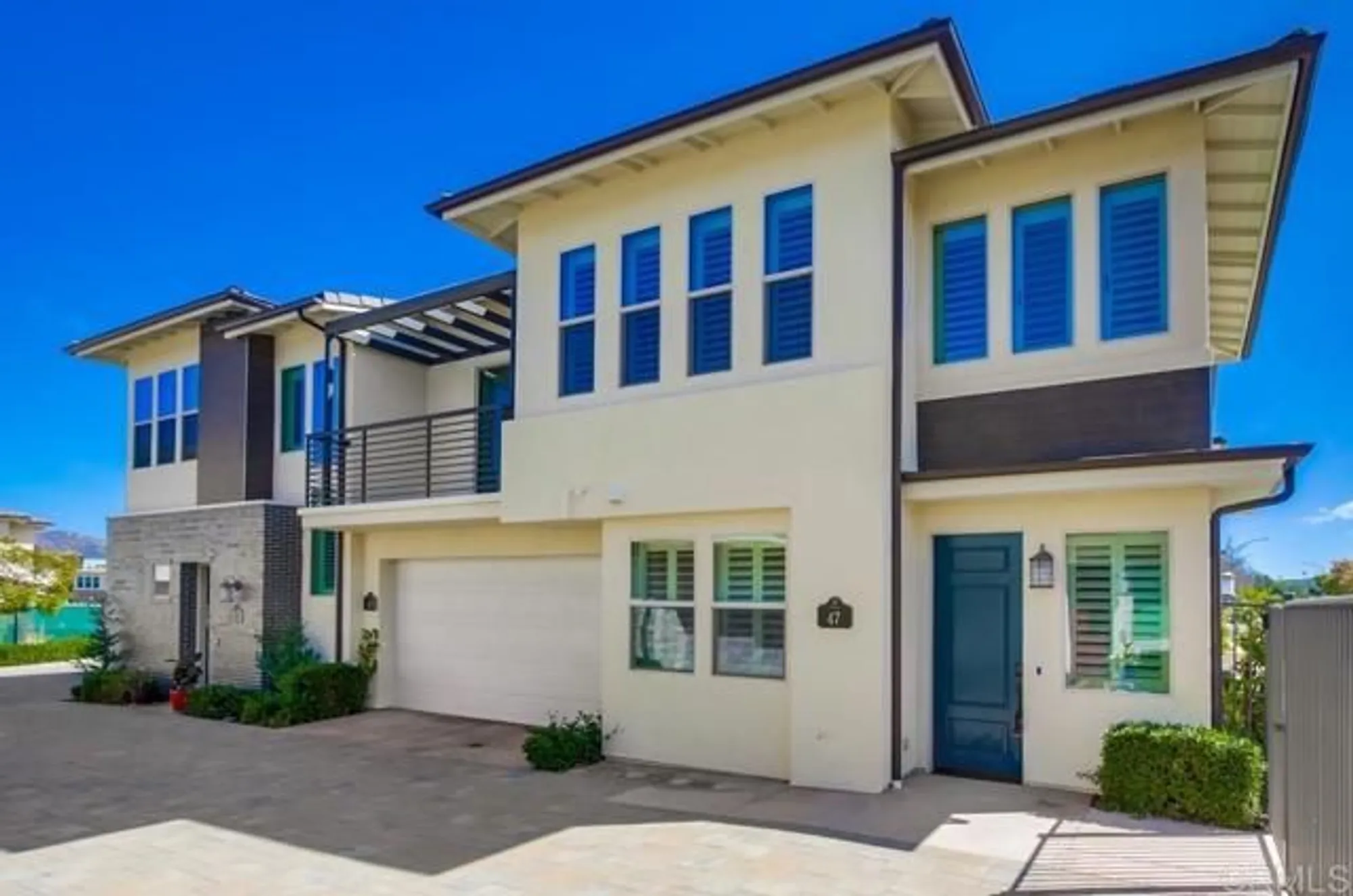 Property Slideshow image 2 of 40 | 16750 coyote bush dr 47, San Diego, CA, 92127