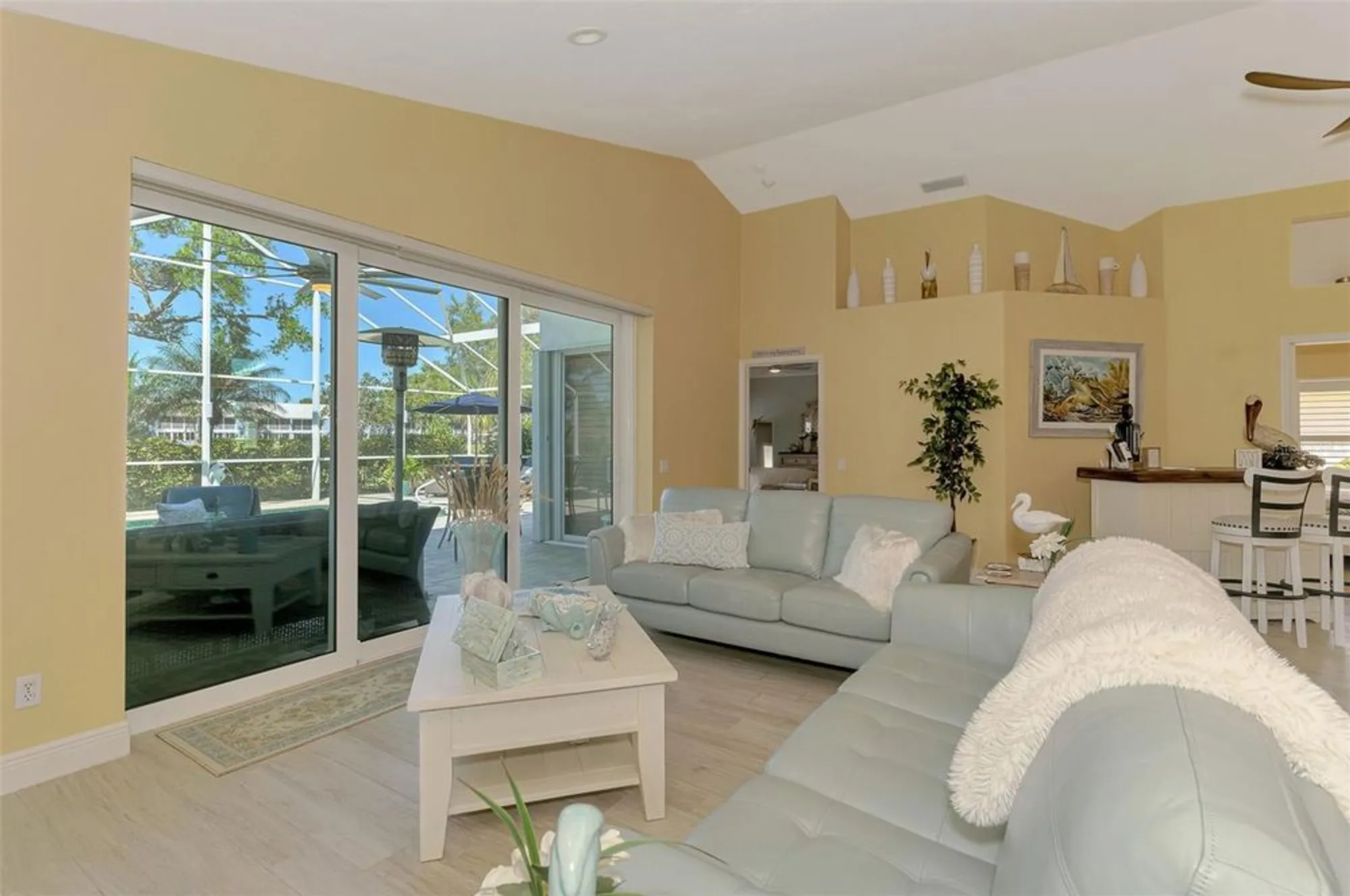Property Slideshow image 17 of 55 | 320 bermuda ct 10, Venice, FL, 34293