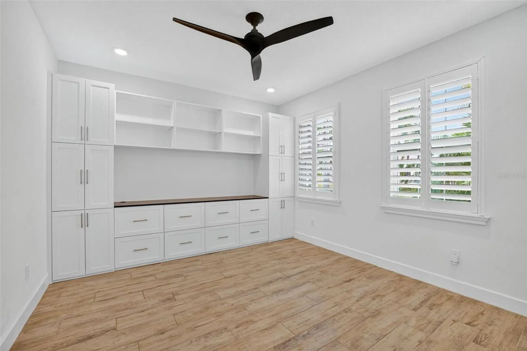 Property Slideshow image 9 of 62 | 830 manns harbor dr, Apollo Beach, FL, 33572