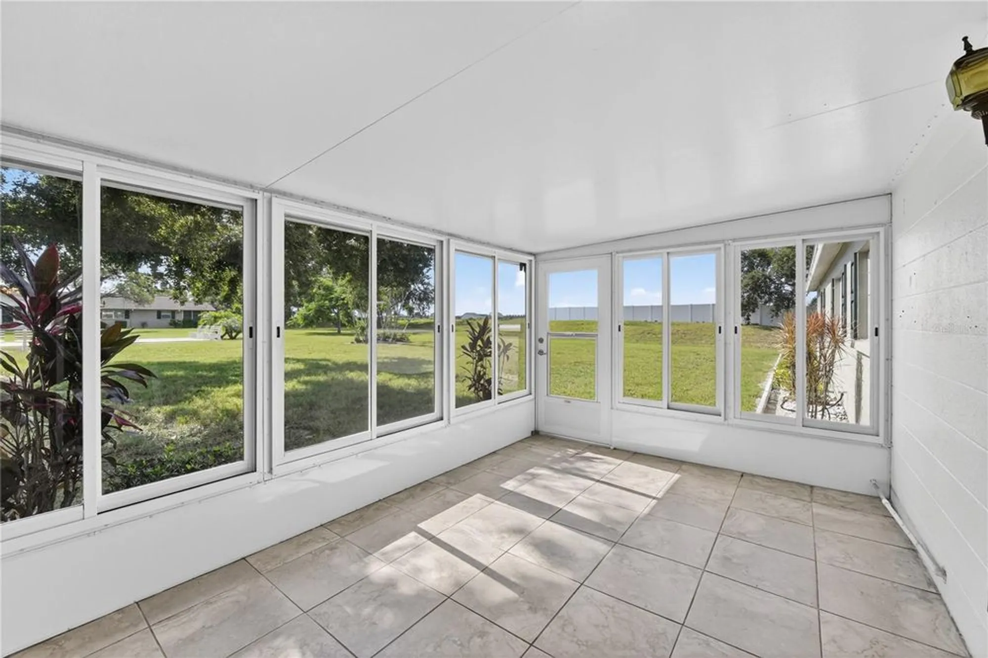 Property Slideshow image 24 of 27 | 2560 golf course dr 507, Sarasota, FL, 34234