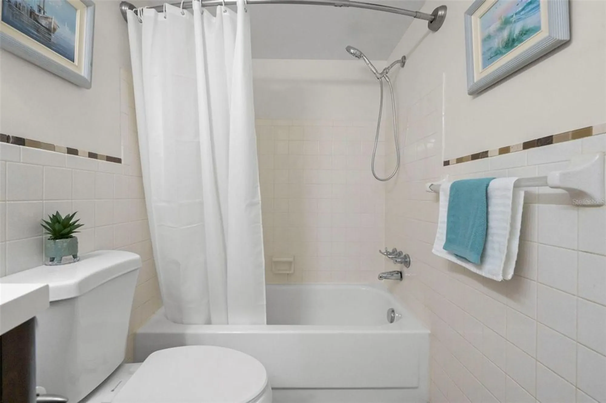 Property Slideshow image 13 of 41 | 2331 finlandia ln apt 53, Clearwater, FL, 33763