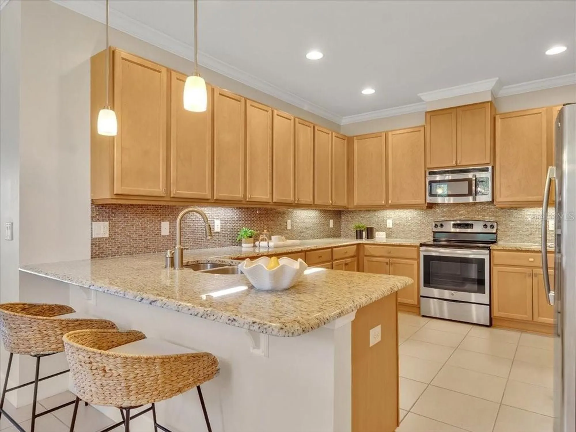 Property Slideshow image 7 of 52 | 635 chipper dr, Sun City Center, FL, 33573