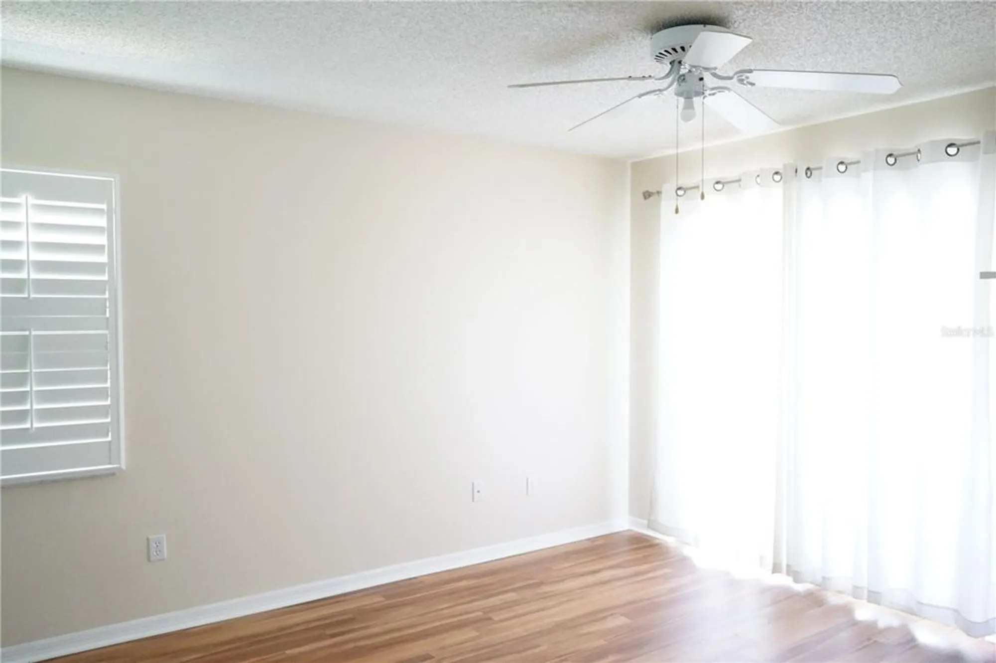 Property Slideshow image 13 of 40 | 413 lake point ct # 4b, Sun City Center, FL, 33573