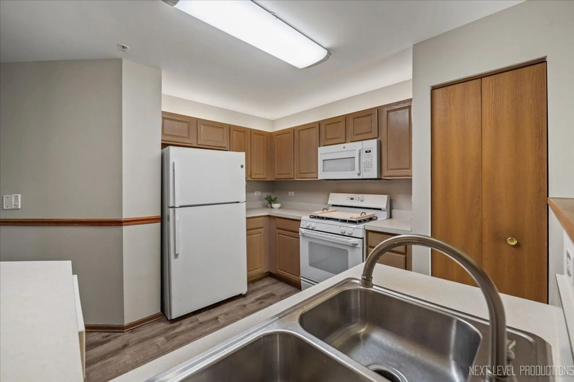 Property Slideshow image 9 of 39 | 13865 s balsam ln d, Plainfield, IL, 60544