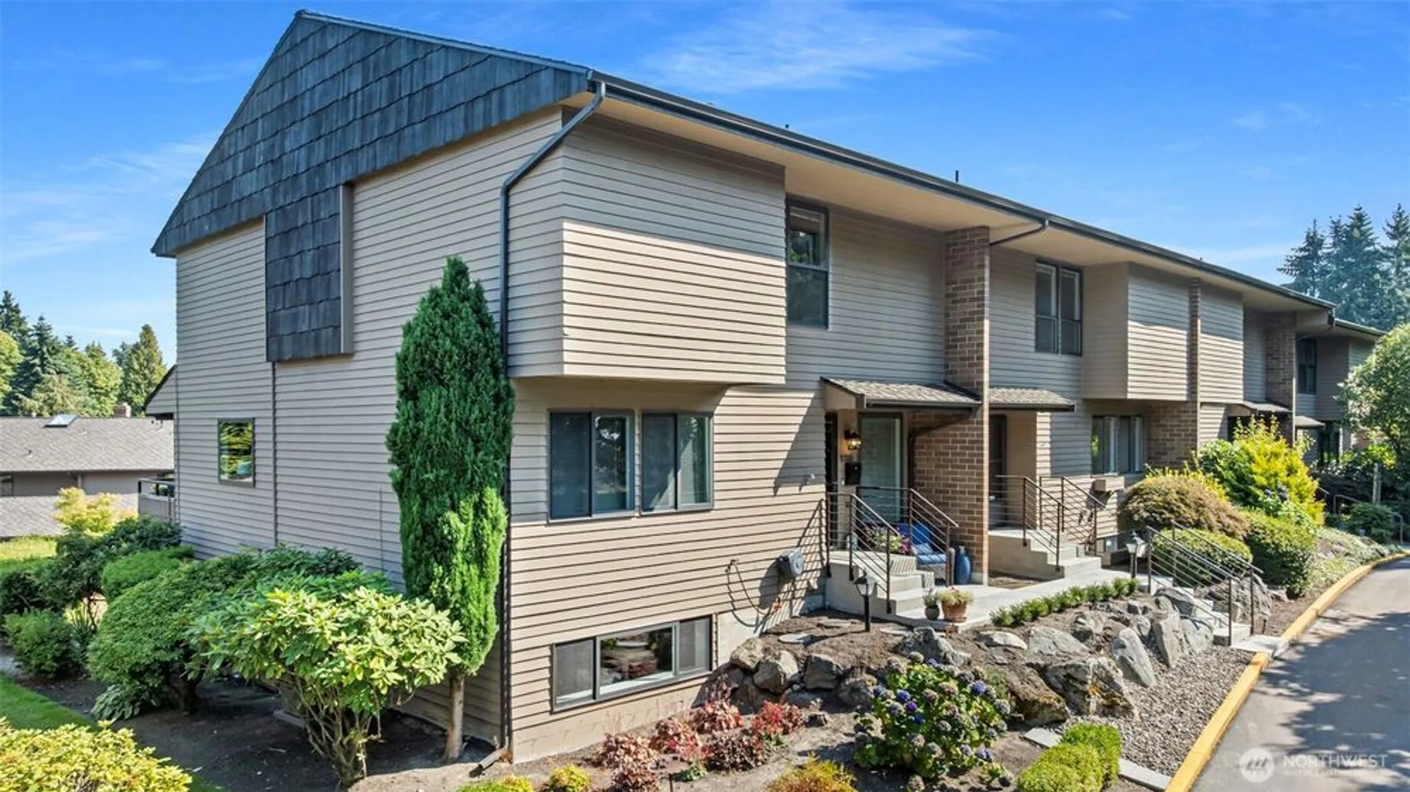 Property Slideshow image 1 of 40 | 10749 glen acres dr s # 10749s, Seattle, WA, 98168