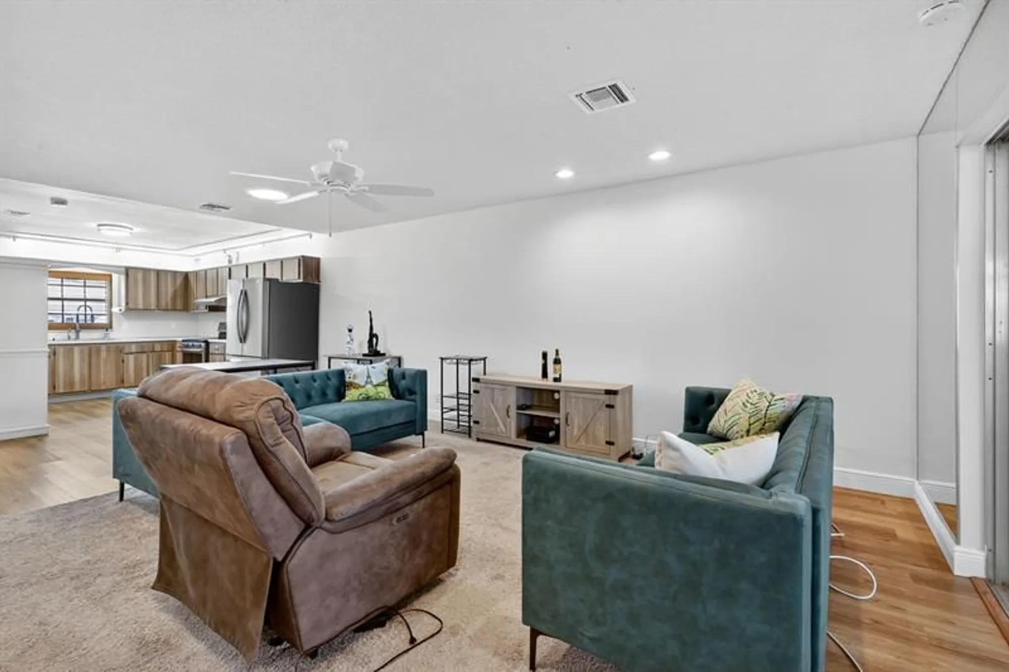 Property Slideshow image 9 of 52 | 448 franconia cir b, Lake Worth, FL, 33467