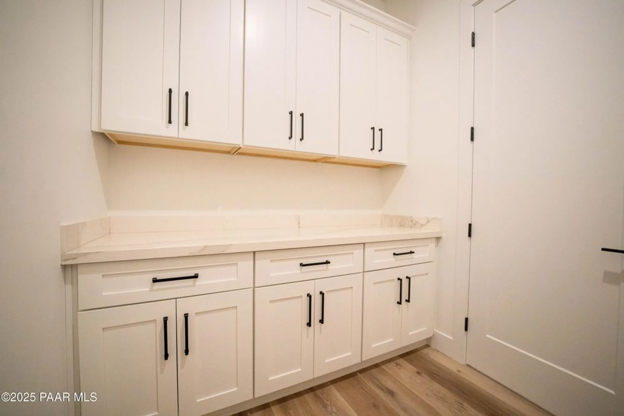 Property Slideshow image 13 of 20 | 1116 s lakeview dr, Prescott, AZ, 86301