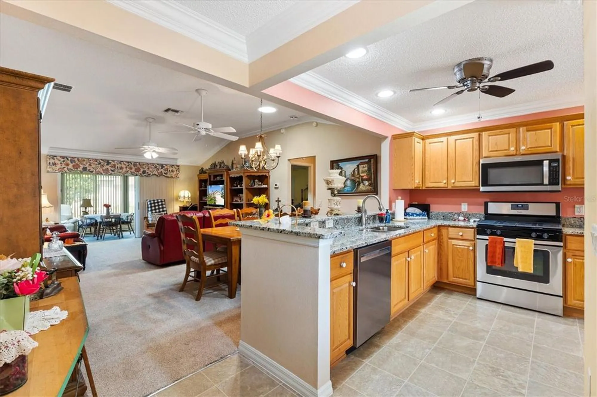 Property Slideshow image 6 of 43 | 1884 poppy cir, The Villages, FL, 32162