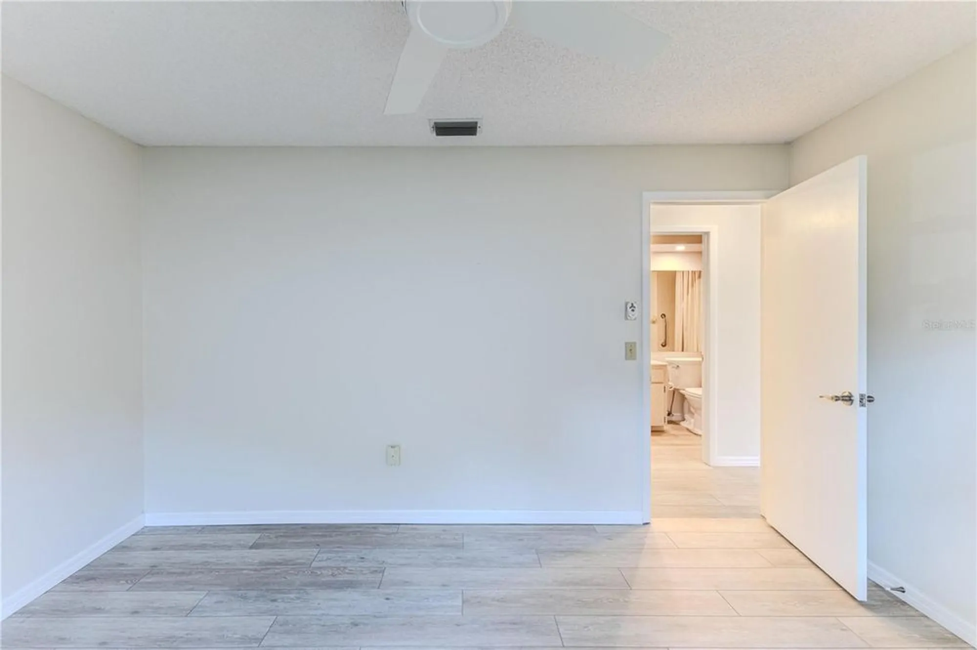 Property Slideshow image 39 of 71 | 2692 royal ridge dr, Spring Hill, FL, 34606