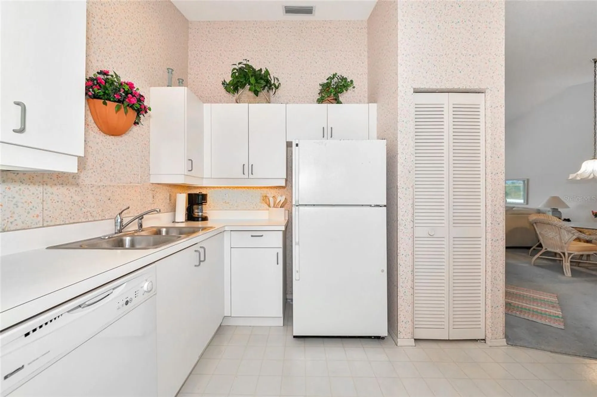 Property Slideshow image 8 of 62 | 1316 perico point cir, Bradenton, FL, 34209