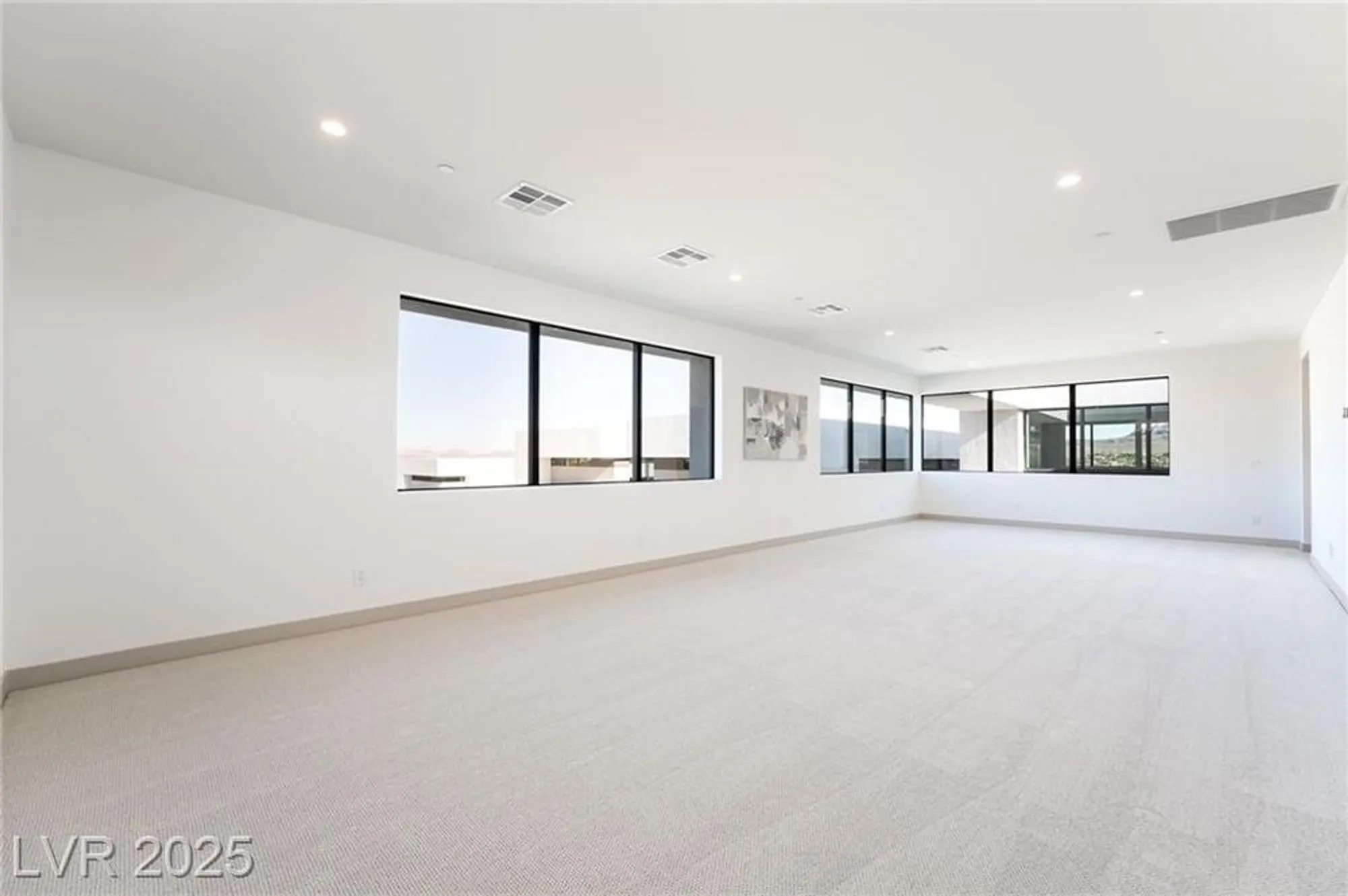 Property Slideshow image 41 of 67 | 33 falling ridge ln, Henderson, NV, 89011