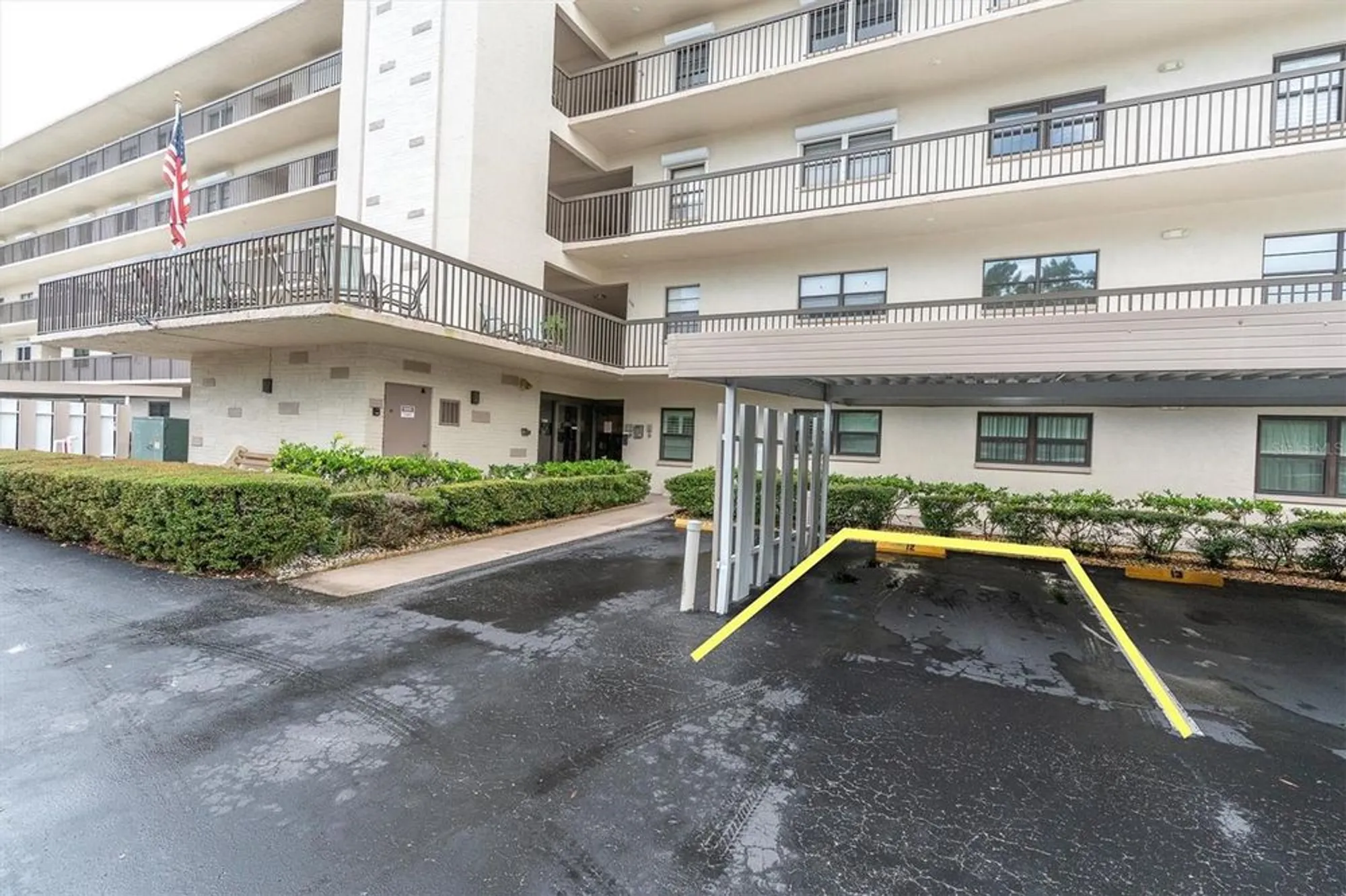 Property Slideshow image 32 of 48 | 8198 terrace garden dr n unit 511, Saint Petersburg, FL, 33709