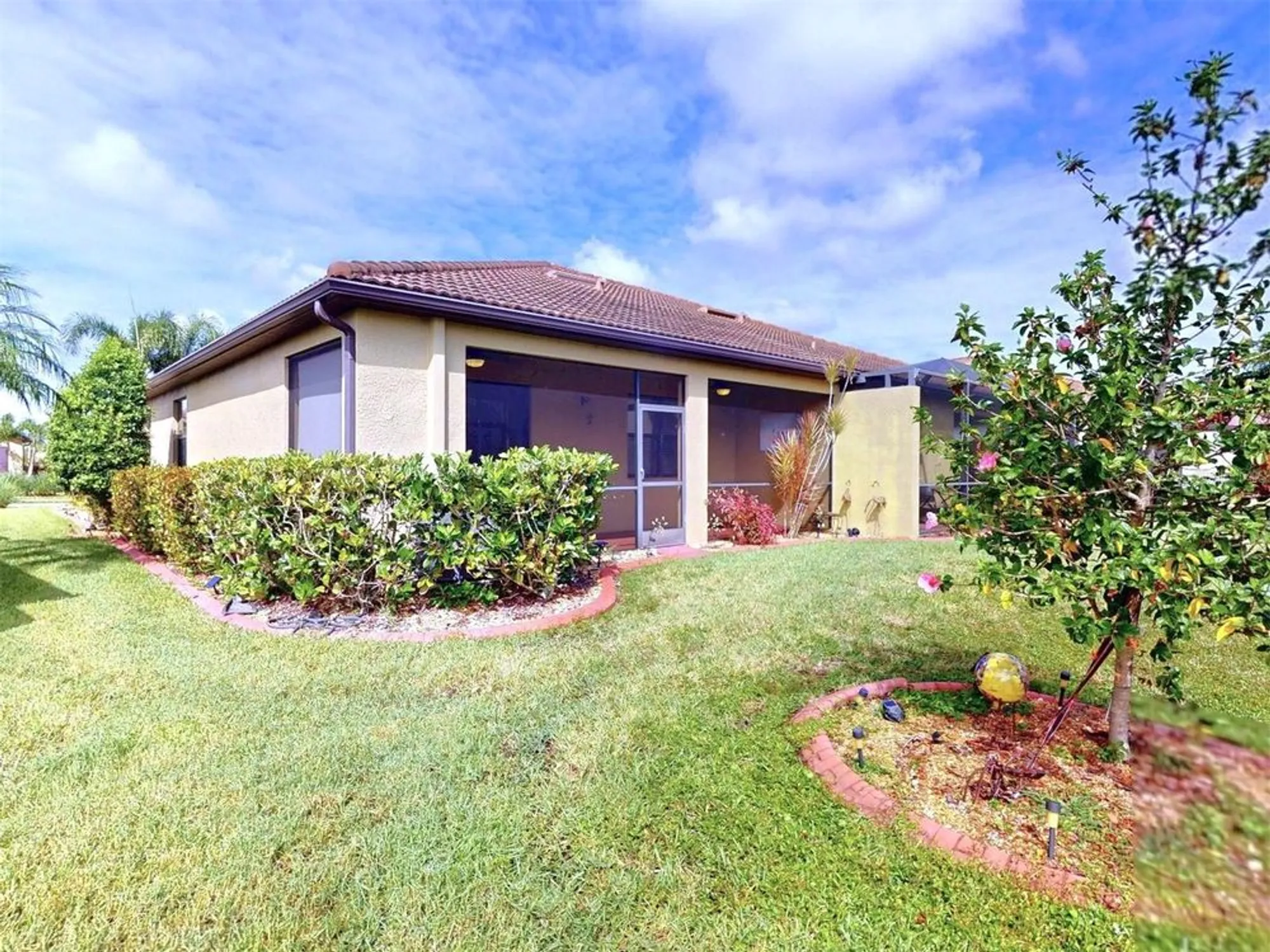 Property Slideshow image 76 of 98 | 2444 daisy dr, North Port, FL, 34289