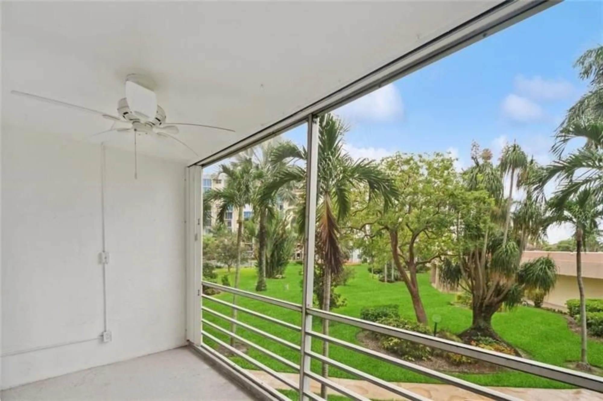 Property Slideshow image 21 of 31 | 2731 ne 14th street cswy apt 232, Pompano Beach, FL, 33062