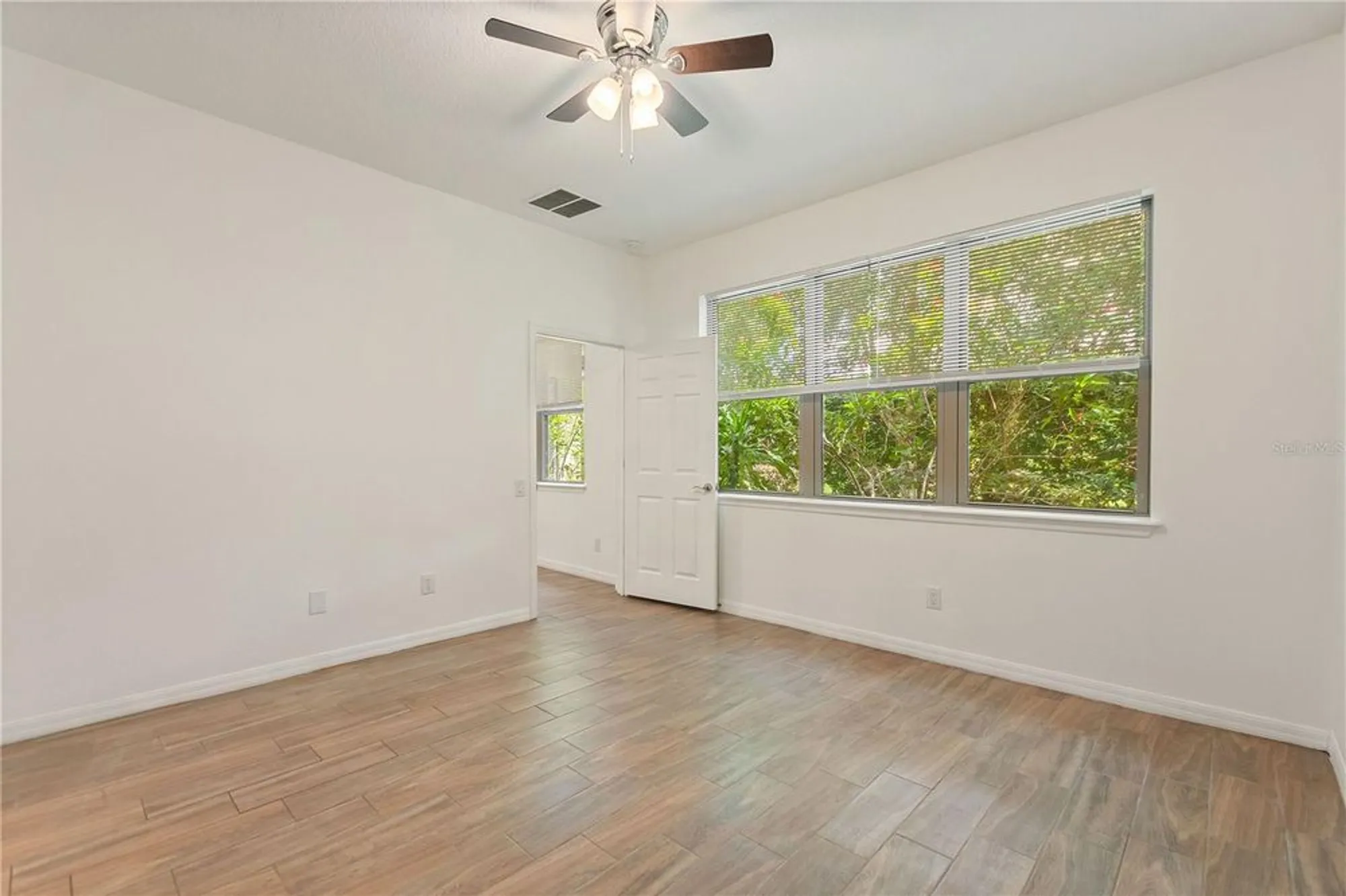 Property Slideshow image 11 of 35 | 519 cadiz dr, Davenport, FL, 33837