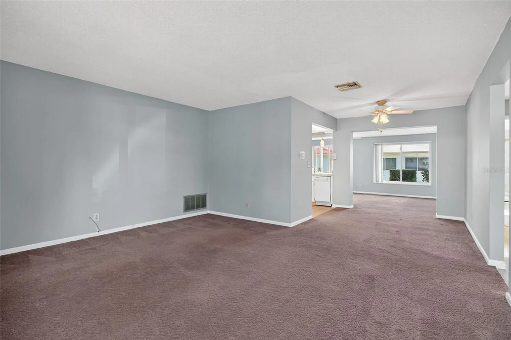 Property Slideshow image 2 of 35 | 9481 45th pl n # 9481, Pinellas Park, FL, 33782