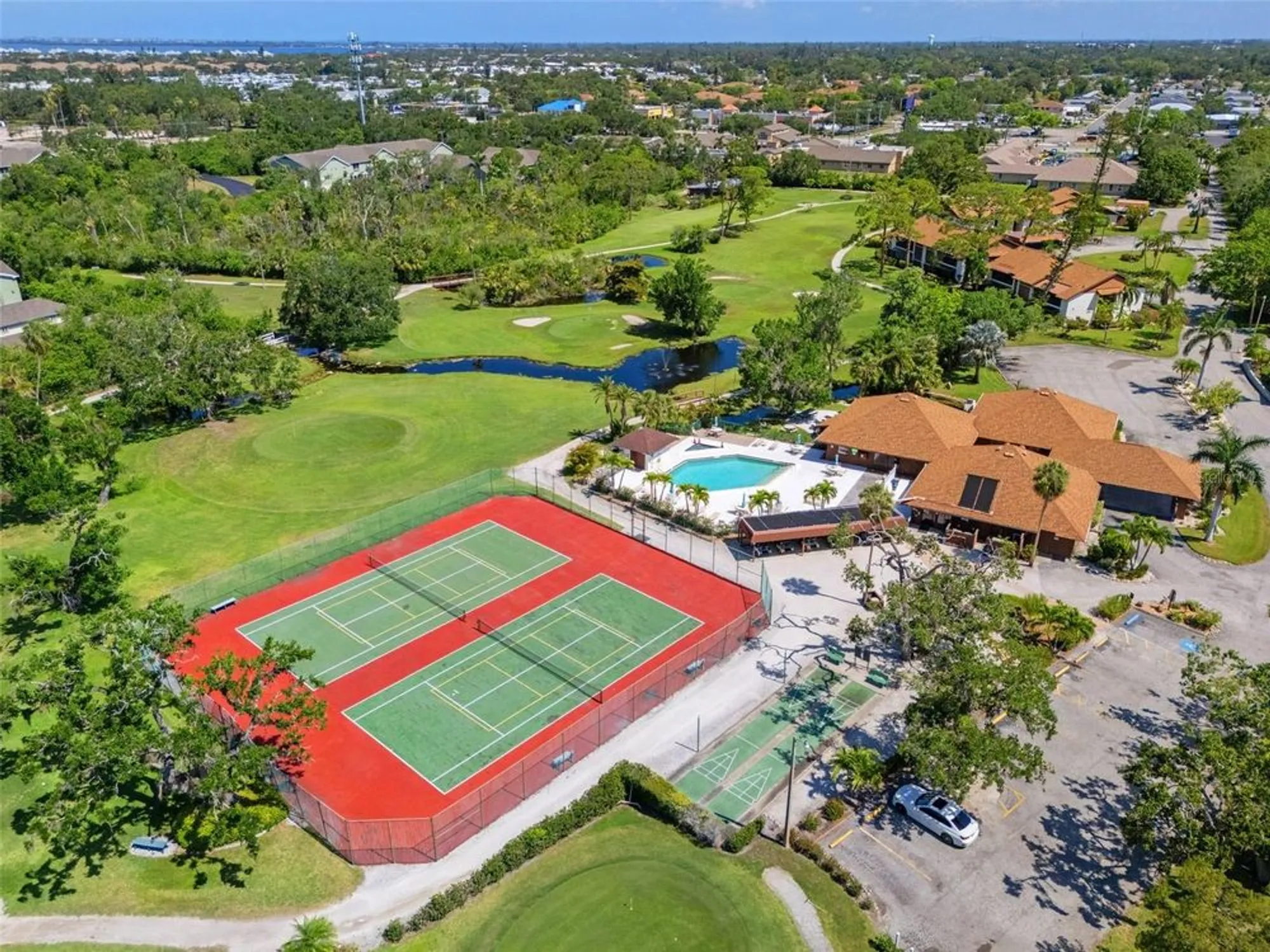 Property Slideshow image 35 of 50 | 6061 fairway ln 1411, Bradenton, FL, 34210