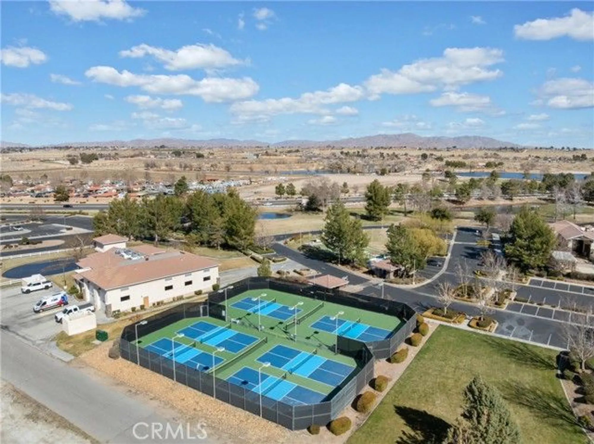 Property Slideshow image 35 of 38 | 19301 galloping hill rd, Apple Valley, CA, 92308