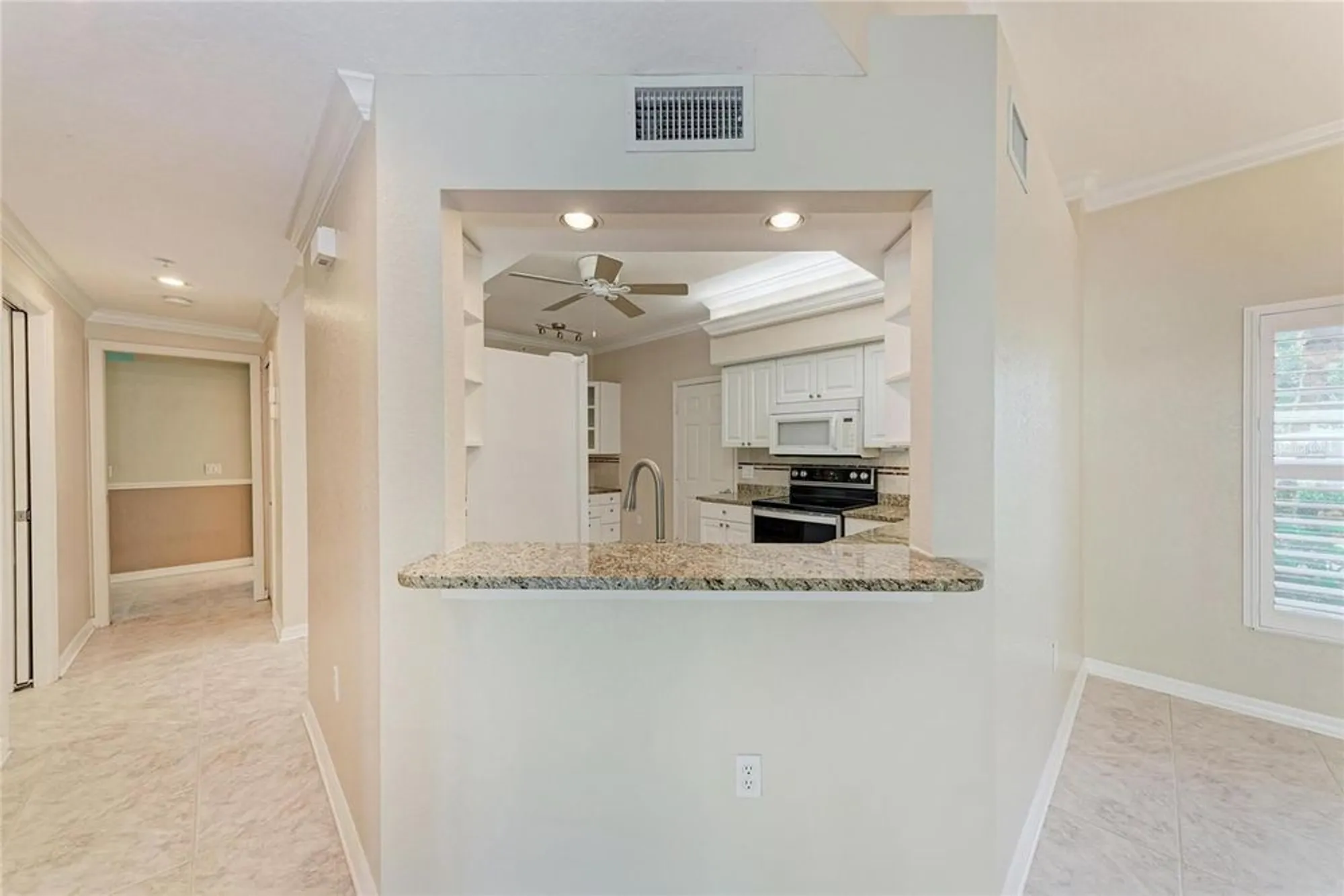 Property Slideshow image 11 of 57 | 6817 fairview ter # 24-101, Bradenton, FL, 34203