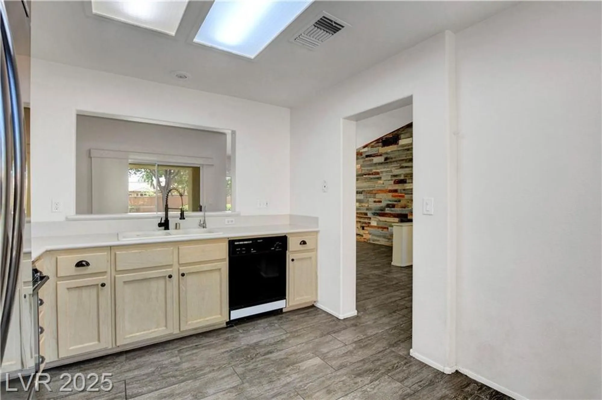 Property Slideshow image 28 of 58 | 9929 hemet dr, Las Vegas, NV, 89134