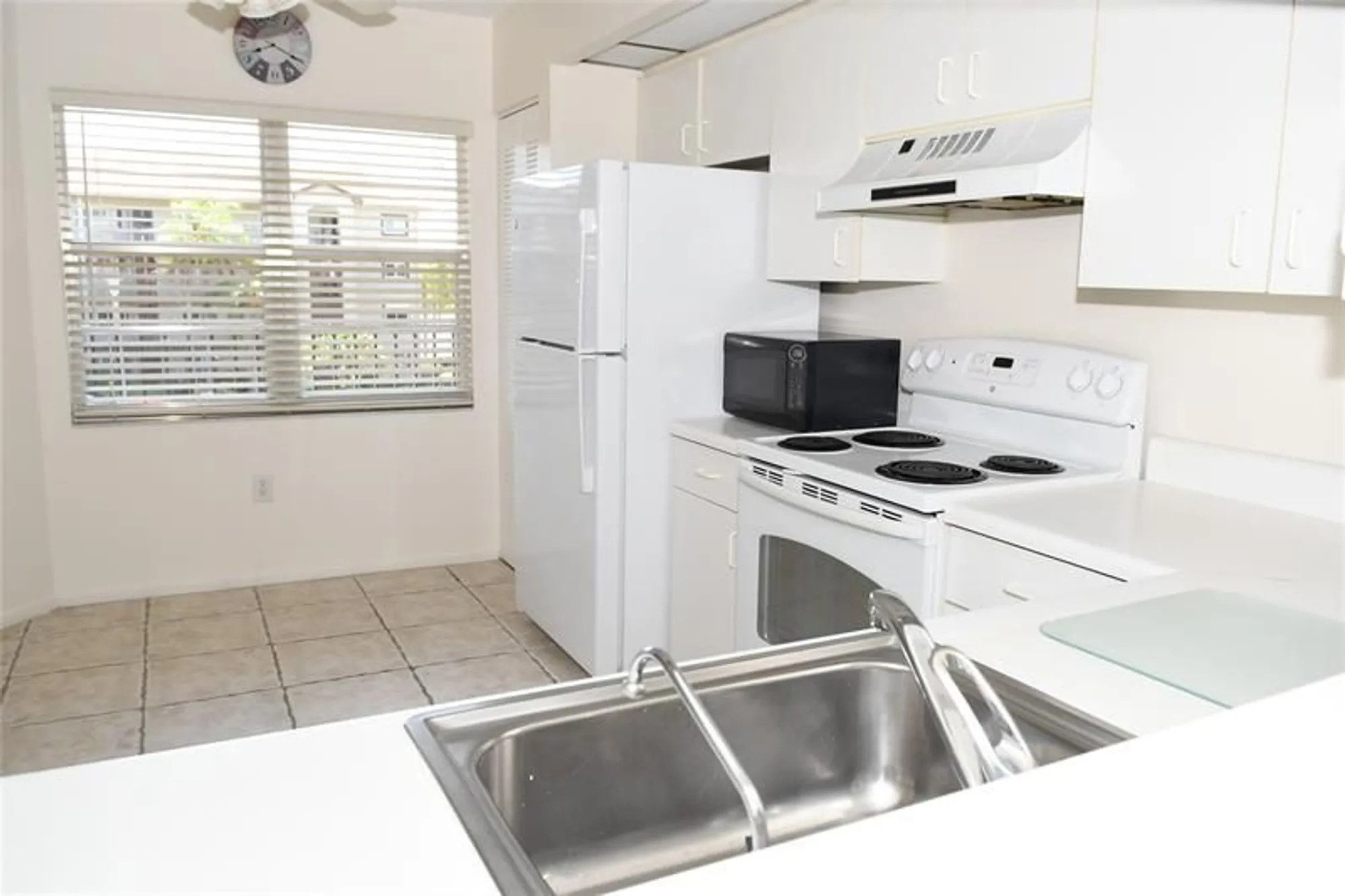 Property Slideshow image 12 of 26 | 1501 sw 131st way apt 304, Pembroke Pines, FL, 33027