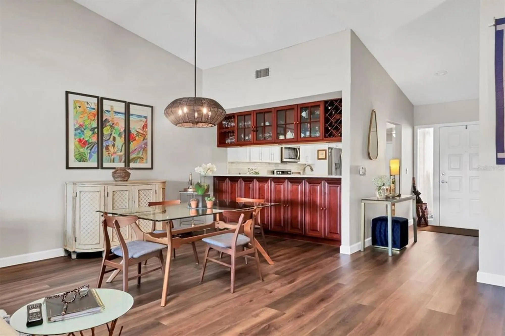 Property Slideshow image 18 of 55 | 3861 wilshire cir 115, Sarasota, FL, 34238