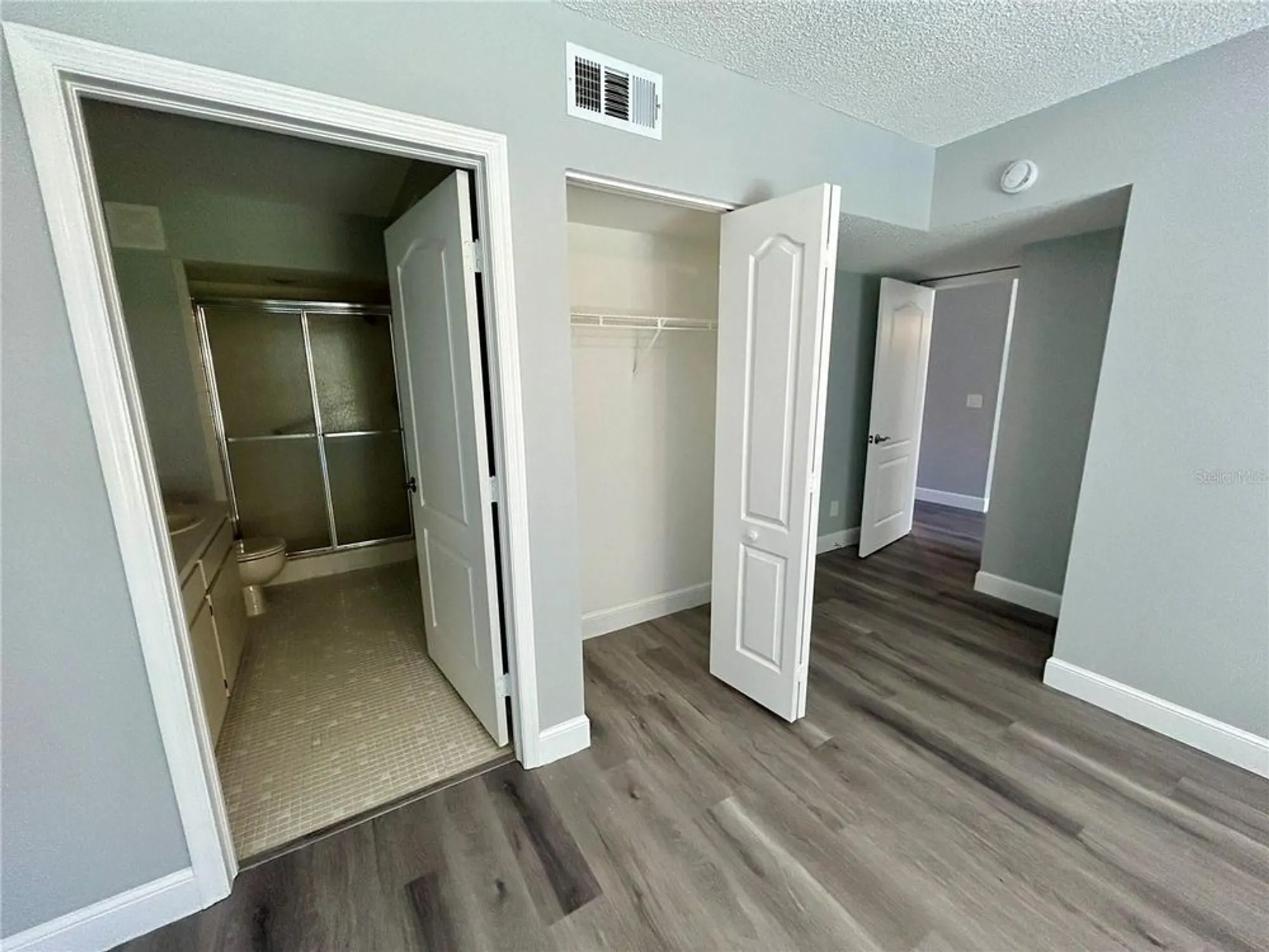 Property Slideshow image 21 of 57 | 2294 belgian ln 14, Clearwater, FL, 33763