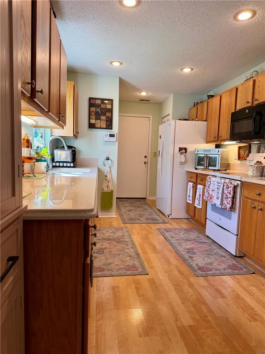 Property Slideshow image 14 of 24 | 2305 olive branch dr, Sun City Center, FL, 33573