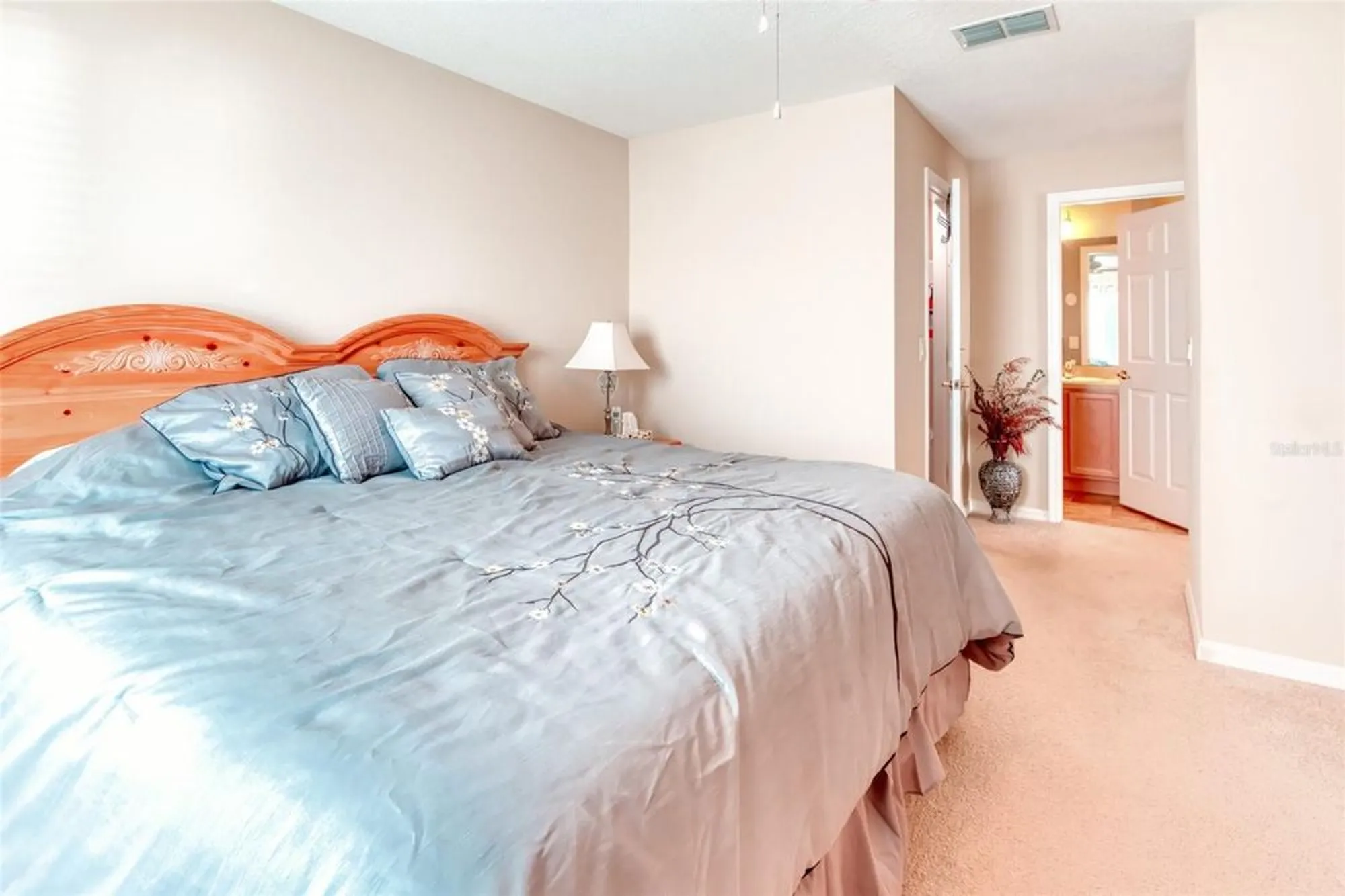 Property Slideshow image 17 of 30 | 601 grand canal dr, Kissimmee, FL, 34759