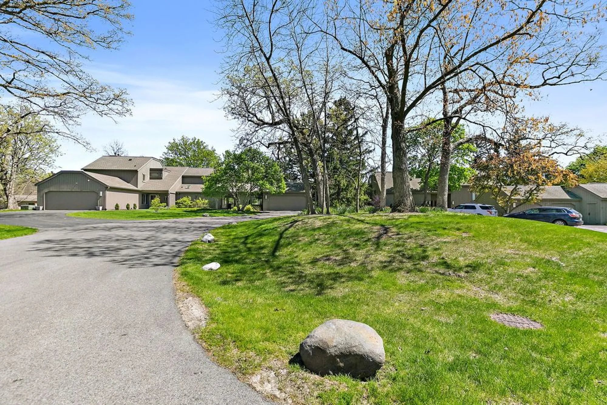 Property Slideshow image 34 of 48 | 535 woodview rd, Lake Barrington, IL, 60010