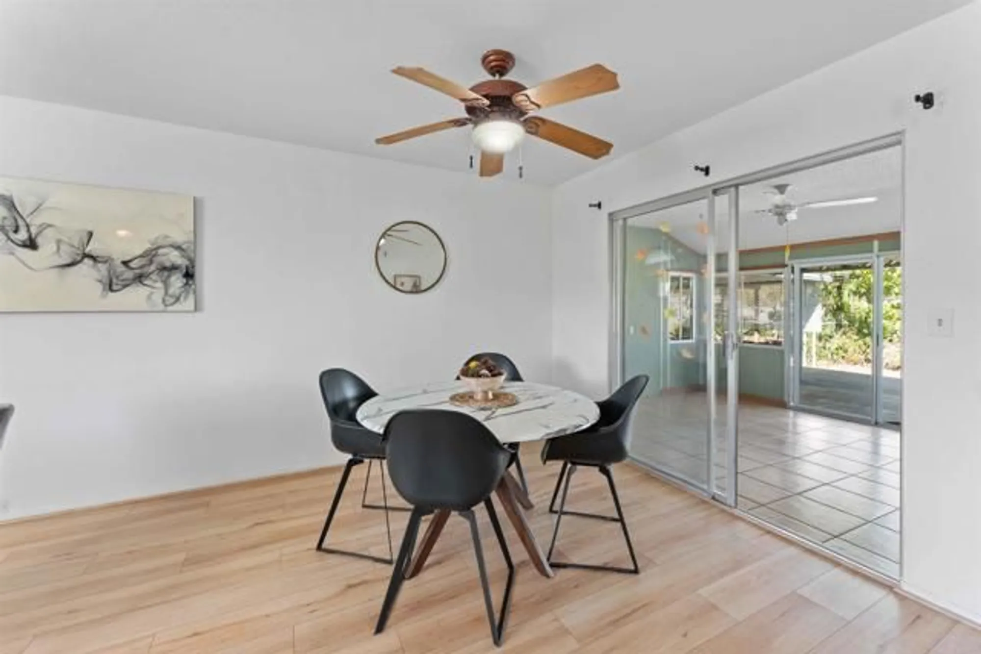 Property Slideshow image 8 of 28 | 25768 roanoke rd, Sun City, CA, 92586