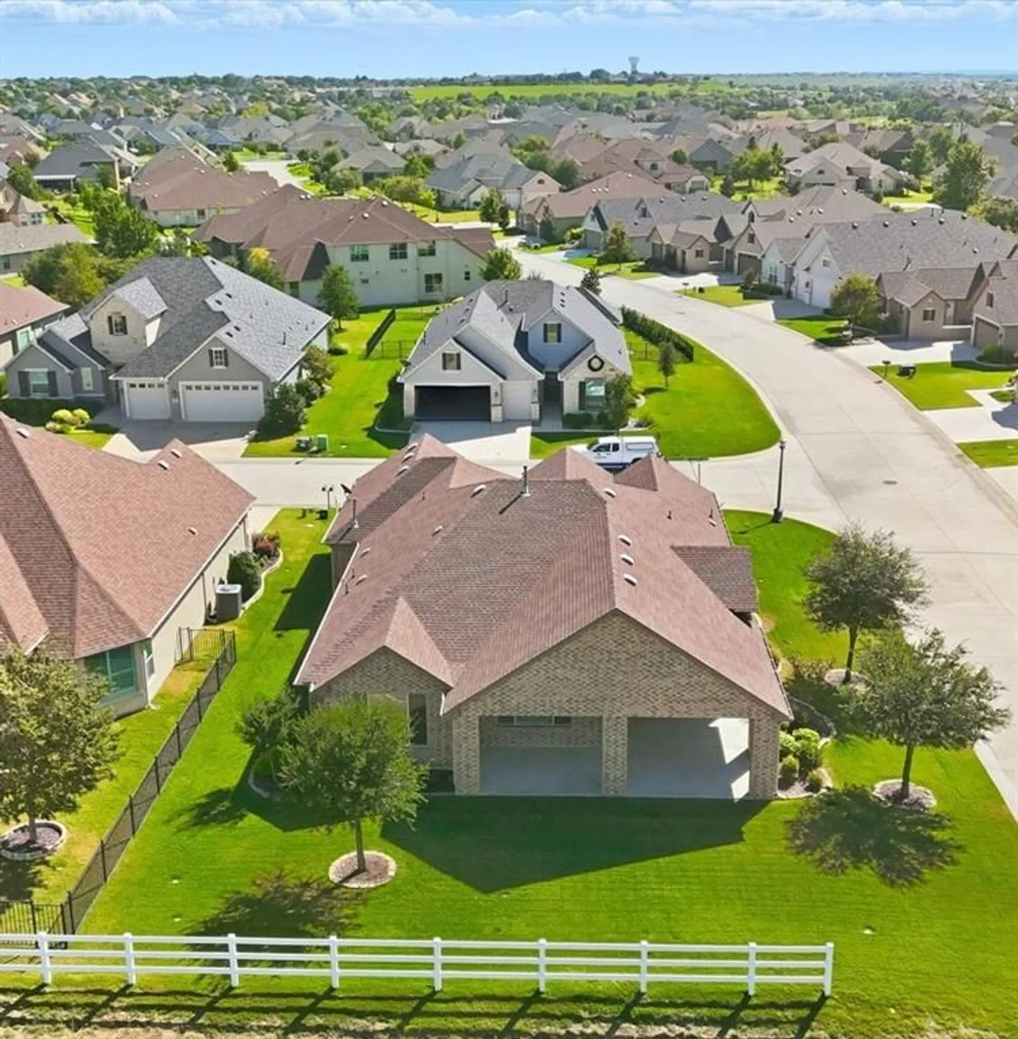 Property Slideshow image 33 of 37 | 11920 cinnamon dr, Denton, TX, 76207