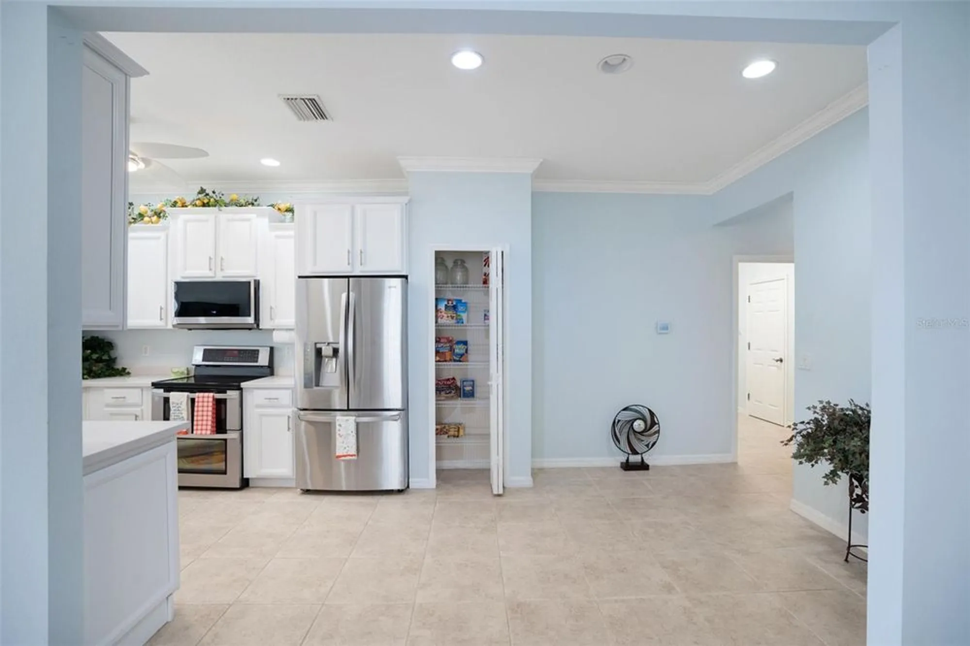 Property Slideshow image 13 of 36 | 1410 maseno dr, Venice, FL, 34292