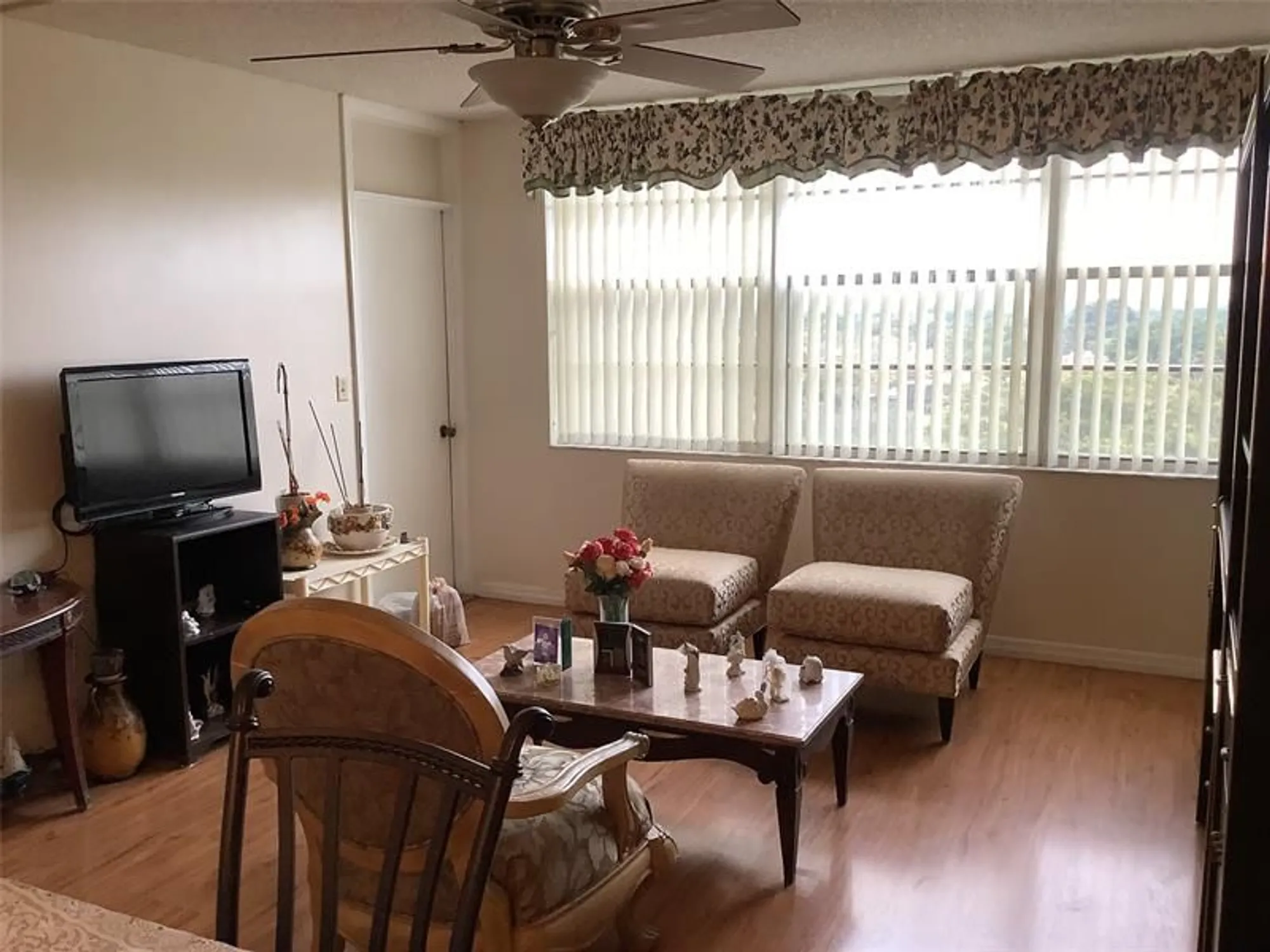 Property Slideshow image 13 of 43 | 1300 saint charles pl ph 13, Pembroke Pines, FL, 33026