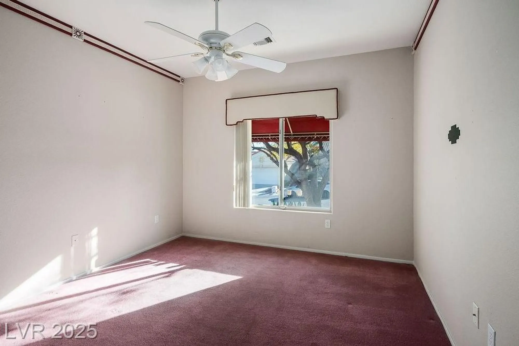 Property Slideshow image 15 of 82 | 10400 sawmill ave, Las Vegas, NV, 89134