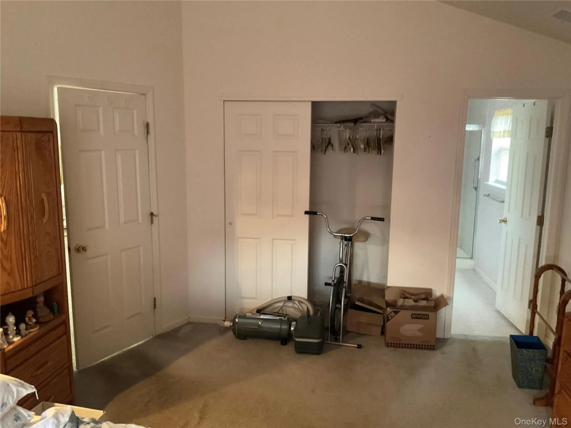 Property Slideshow image 11 of 24 | 409 village cir, Manorville, NY, 11949