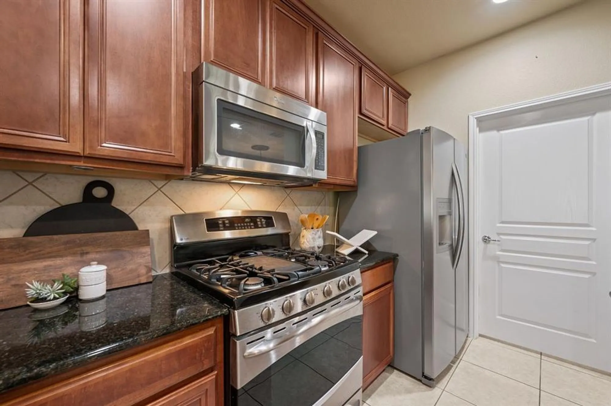 Property Slideshow image 9 of 39 | 7356 pasatiempo dr, Frisco, TX, 75036