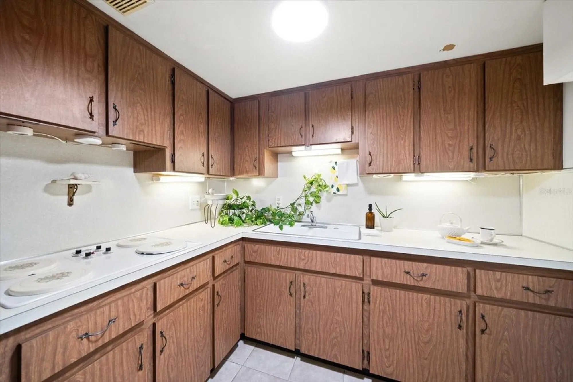 Property Slideshow image 15 of 34 | 2466 ecuadorian way 38, Clearwater, FL, 33763