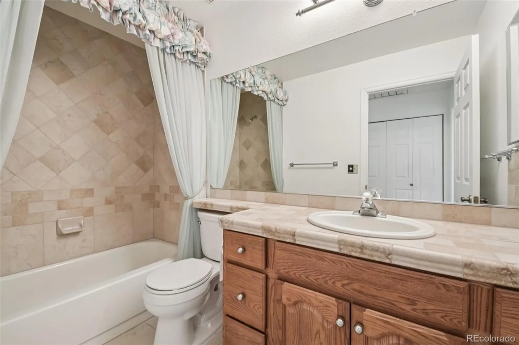 Property Slideshow image 22 of 47 | 6 abernathy ct, Highlands Ranch, CO, 80130