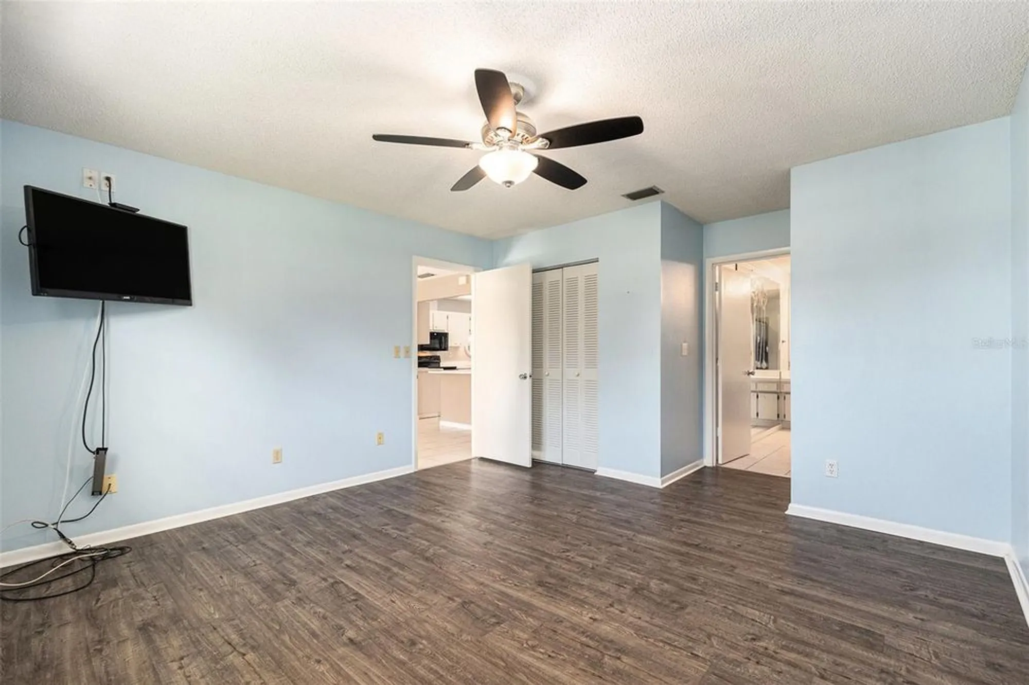 Property Slideshow image 22 of 35 | 382 club manor dr, Sun City Center, FL, 33573