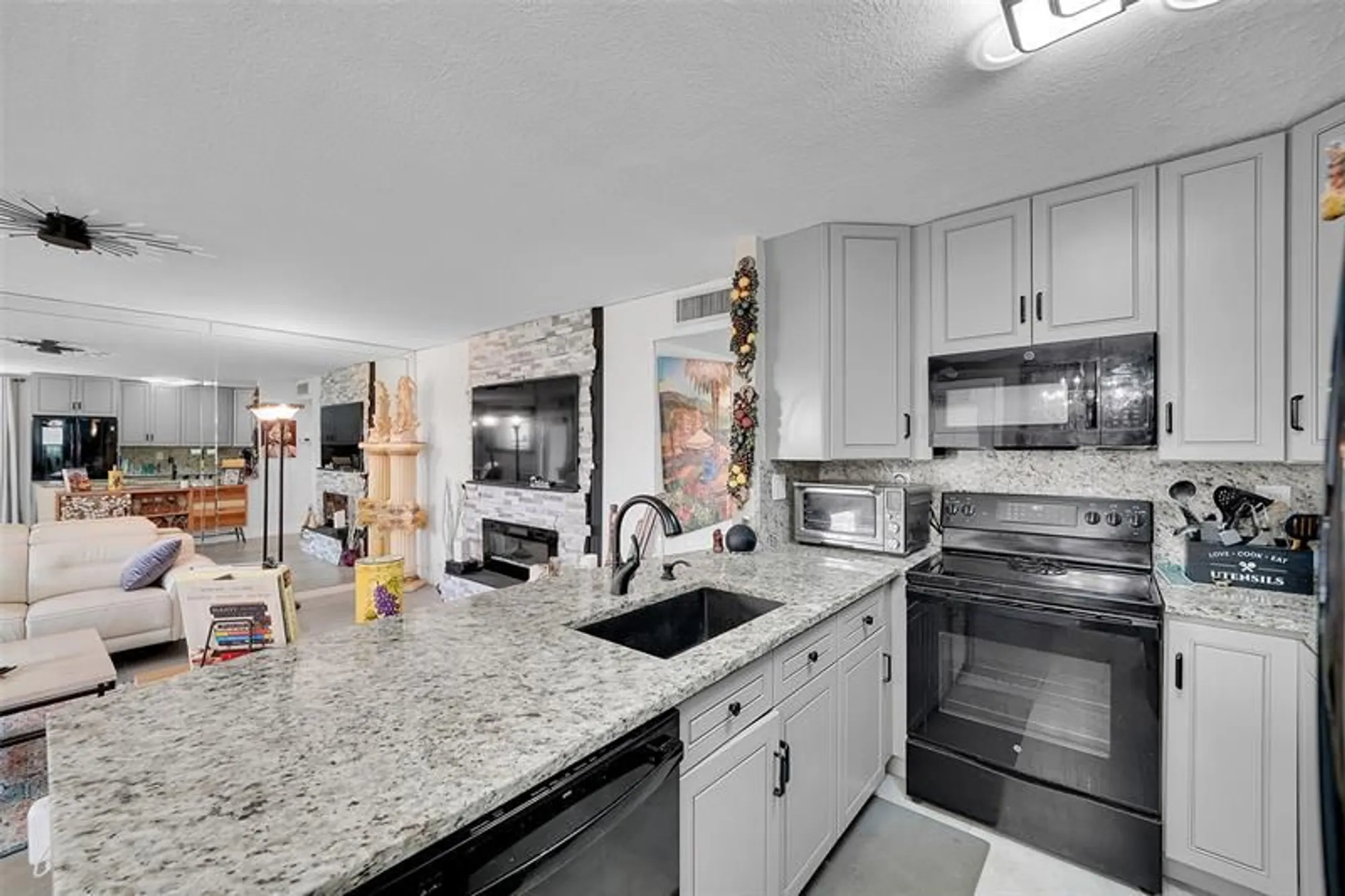 Property Slideshow image 3 of 34 | 163 flanders d # 163, Delray Beach, FL, 33484