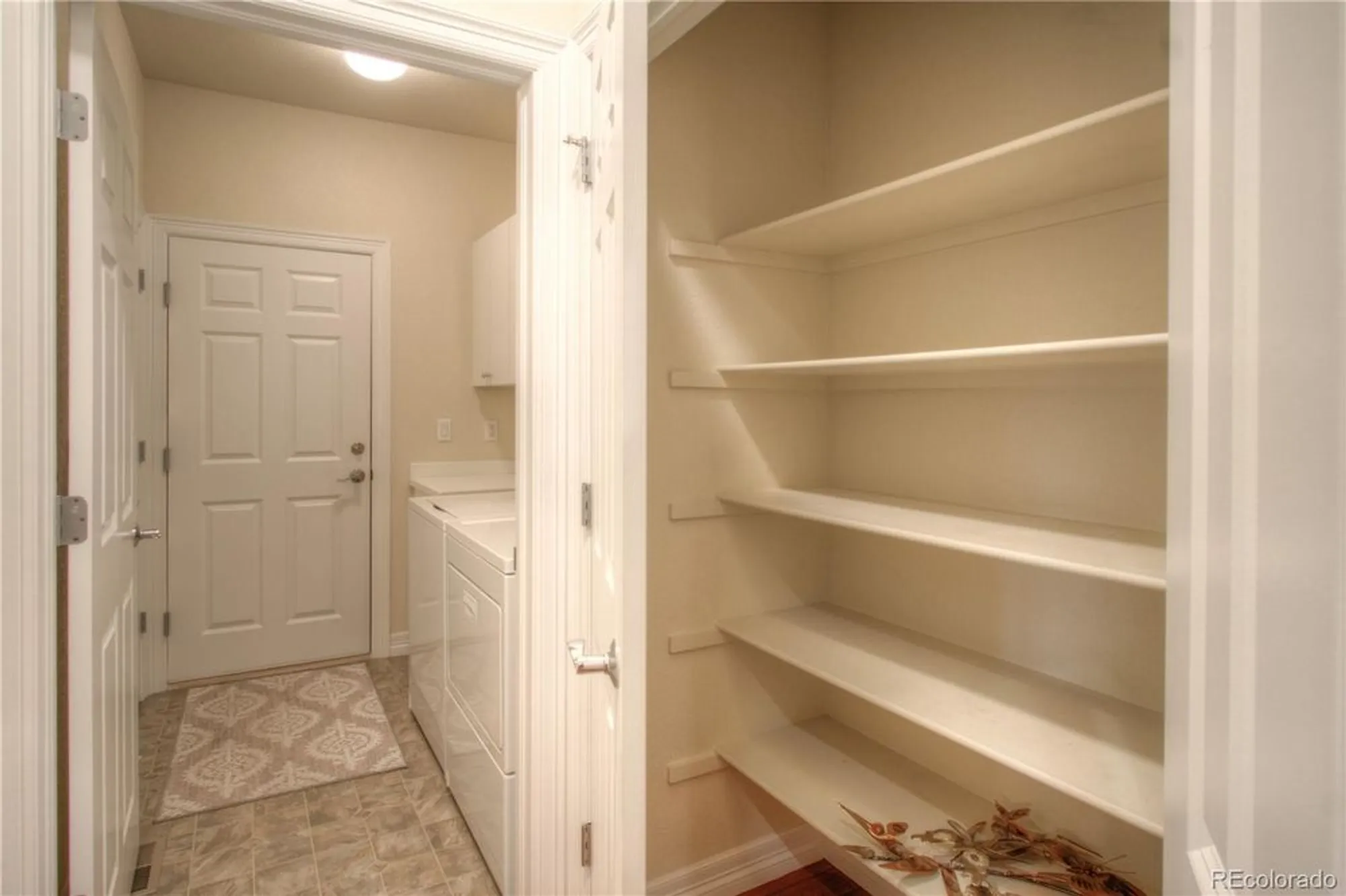 Property Slideshow image 37 of 49 | 8594 w quarto ave, Littleton, CO, 80128