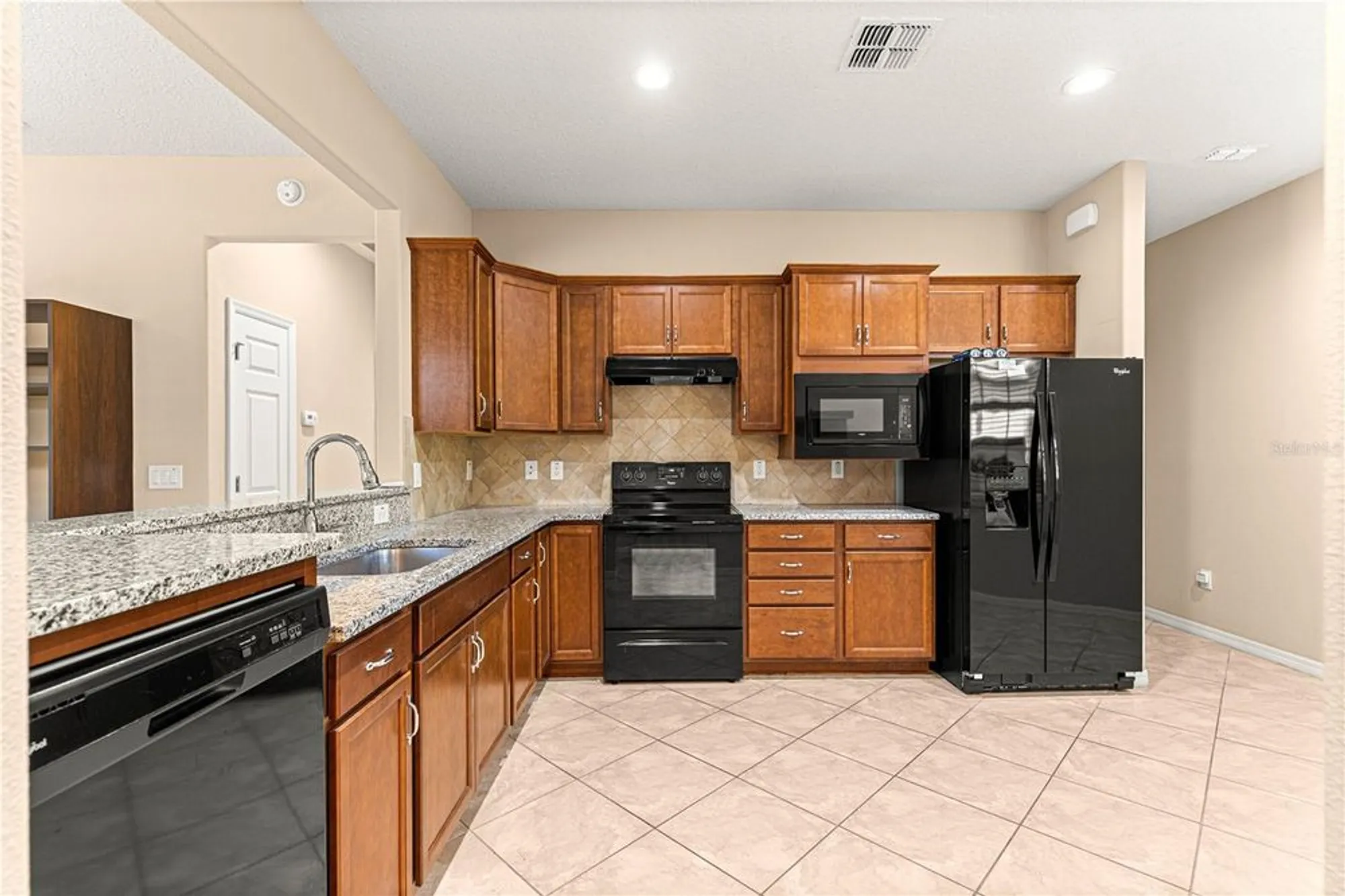 Property Slideshow image 9 of 28 | 9685 sw 63rd loop, Ocala, FL, 34481