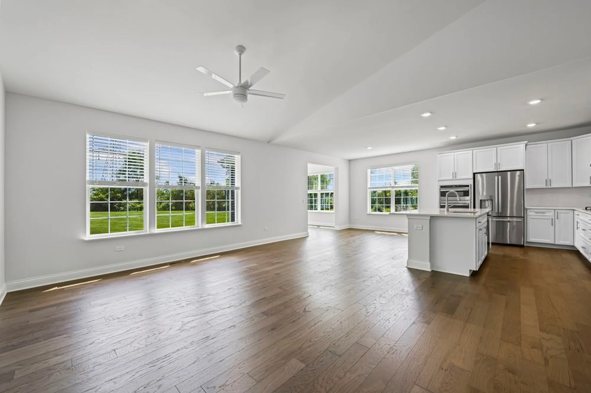 Property Slideshow image 8 of 29 | 1117 black cherry dr, Crystal Lake, IL, 60012