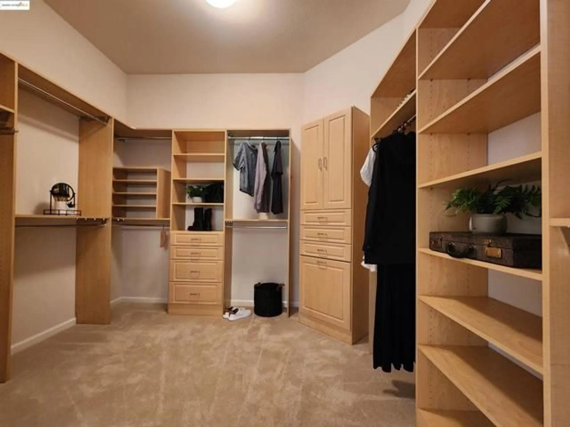 Property Slideshow image 25 of 49 | 930 suntan ln, Brentwood, CA, 94513